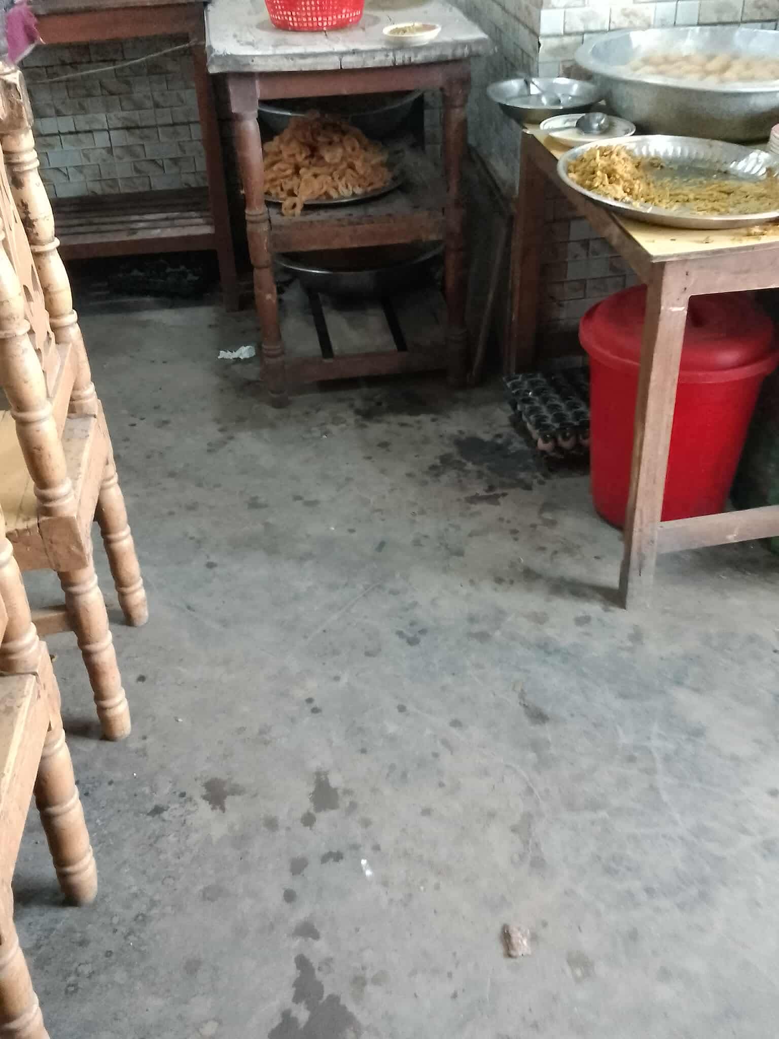 বদরগঞ্জে বাসি খাবার ও পুরনো জিলাপি মিশিয়ে বিক্রি, জনস্বাস্থ্যের হুমকিতে খাবারপ্রেমীরা।