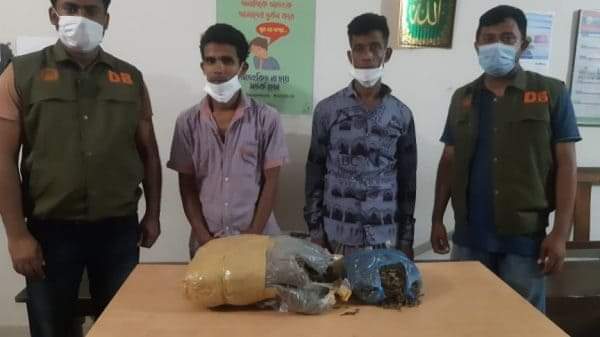 গোপালগঞ্জে ৪ কেজি গাঁজা সহ দু’ মাদক ব্যবসায়ী  আটক।