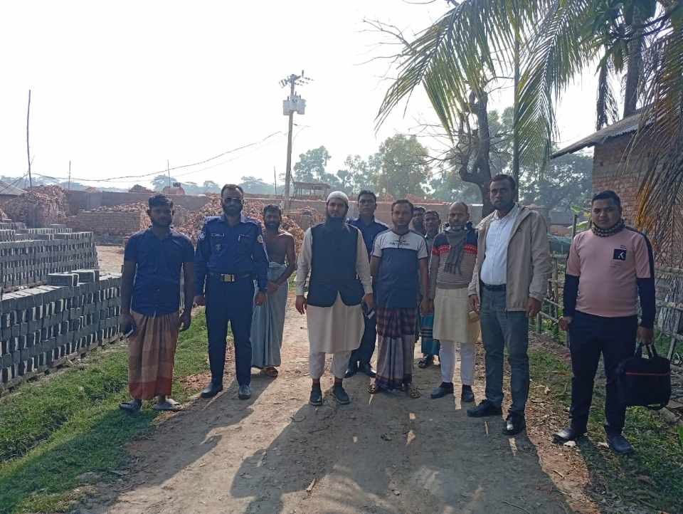 আমতলীতে লাইসেন্স না থাকায় ইট ভাটার জরিমান