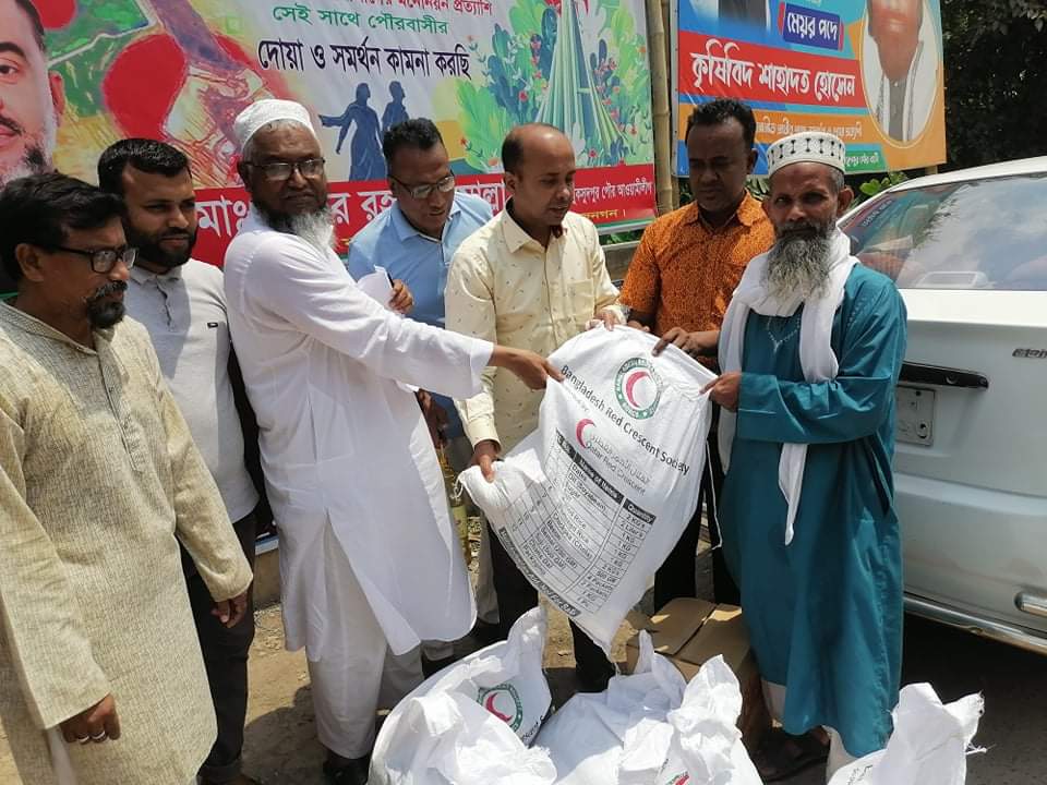 বাংলাদেশ রেড ত্রুিসেন্ট সোসাইটি গোপালগঞ্জ ইউনিট মুকসুদপুরে ঈদের ফুড প্যাকেজ বিতরন