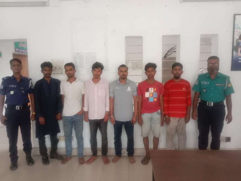 টঙ্গীতে ব্যবসায়ীকে অপহরণ করে চাঁদা দাবির অপরাধে গ্রেফতার ৫