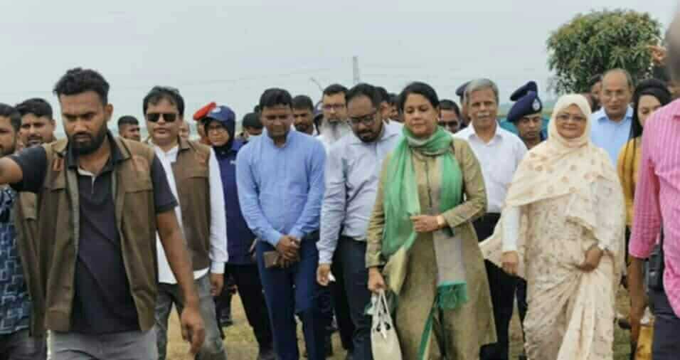রবীন্দ্র বিশ্ববিদ্যালয়ের স্থায়ী ক্যাম্পাস পরিদর্শন করলেন পরিবেশ উপদেষ্টা