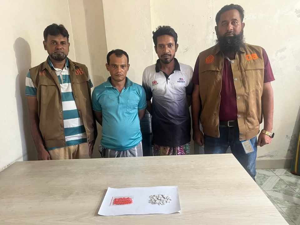 ডিবি পুলিশ অভিযানে  কেরানীগঞ্জ থানা এলাকায় থেকে হেরোইন ও  ইয়াবা ট্যাবলেট সহ আটক-২