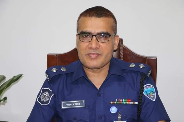 বাংলাদেশ পুলিশের সর্বোচ্চ পদক পেলেন শৈলকুপার কৃতি সন্তান পুলিশ সুপার আলমগীর হোসেন।