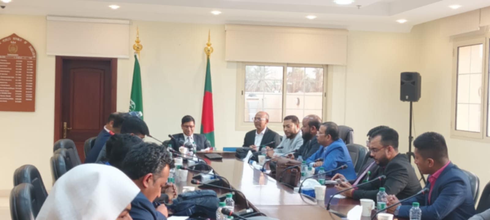 সৌদি আরবে নিযুক্ত বাংলাদেশী রাষ্ট্রদূতের সঙ্গে গণমাধ্যম কর্মীদের মত বিনিময়