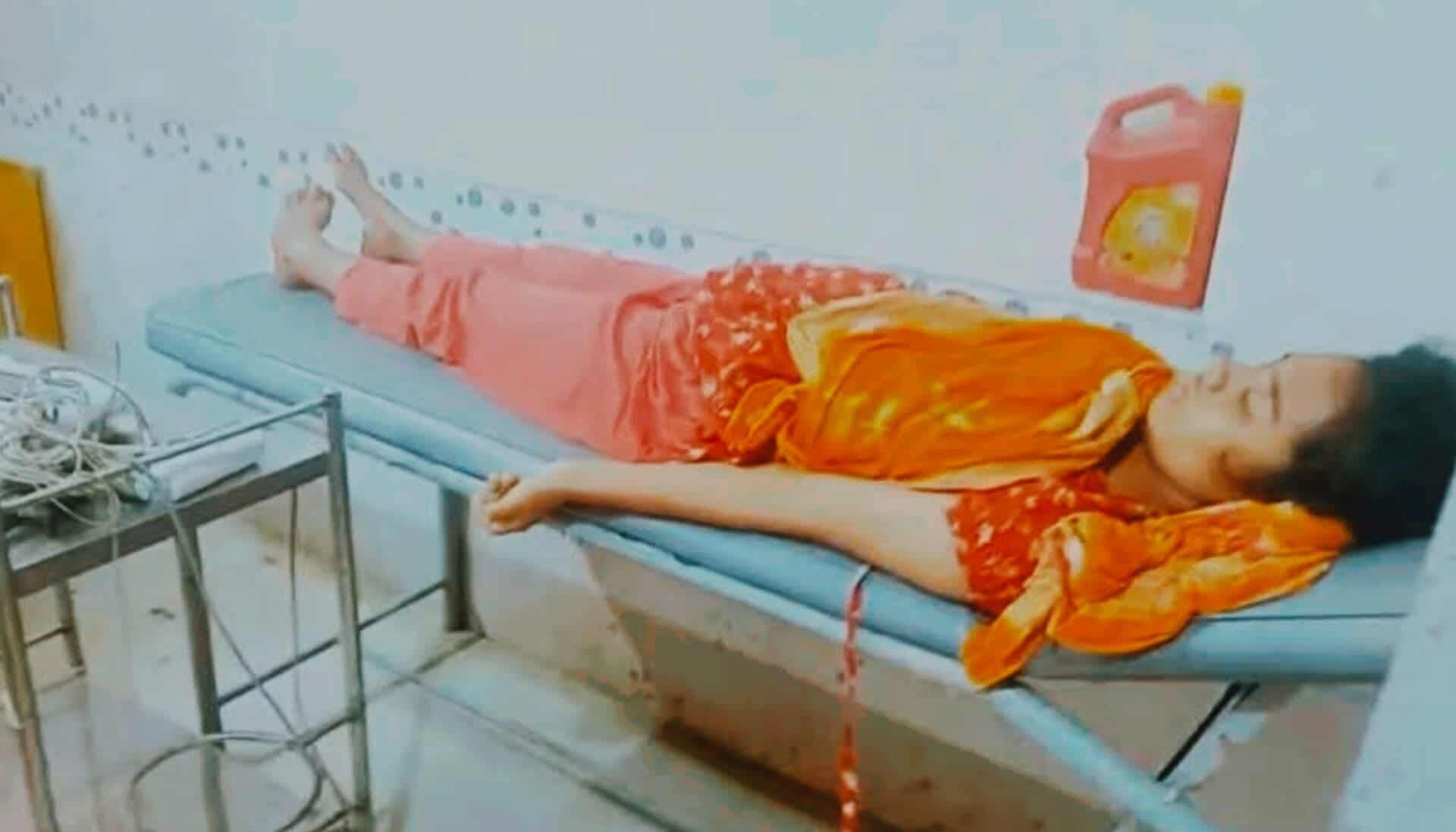 ঠাকুরগাঁওয়ে এস এস সি পরীক্ষায়  ফেল করাতে  গলায় ফাঁস দিয়ে  আত্মহত্যা।