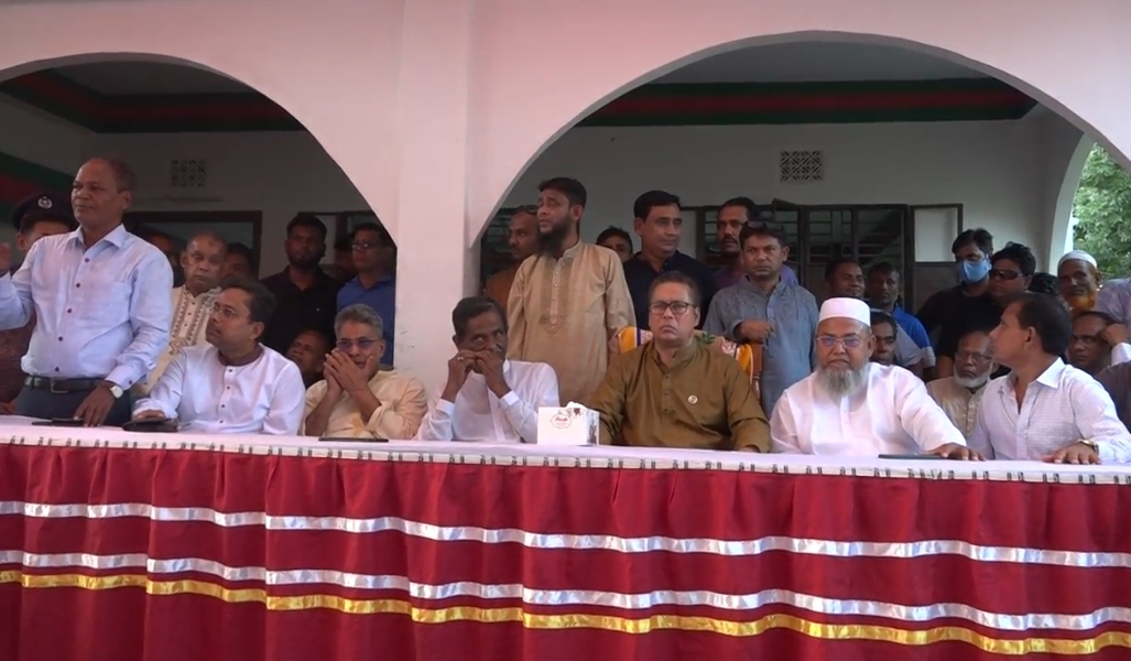 কালকিনিতে আবদুস সোবহান গোলাপের ঈদের শুভেচ্ছা বিনিময়