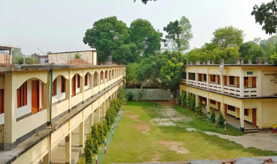 সলঙ্গায় এসএসসিতে ২১৯৩ জন শিক্ষার্থীর অংশ গ্রহন।