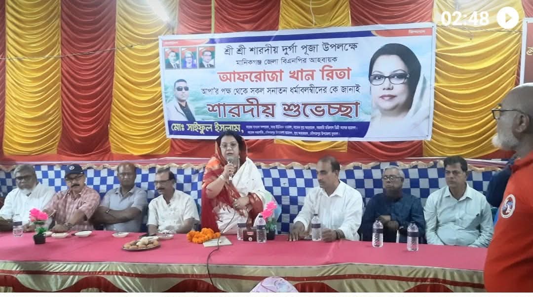 দৌলতপুরের-সনাতন ধর্মাবলম্বীদের পূজা মন্ডপ পরিদর্শন ও কুশল বিনিময় করলেন-জেলা বিএনপির আহবায়ক- আফরোজা খানম রিতা।