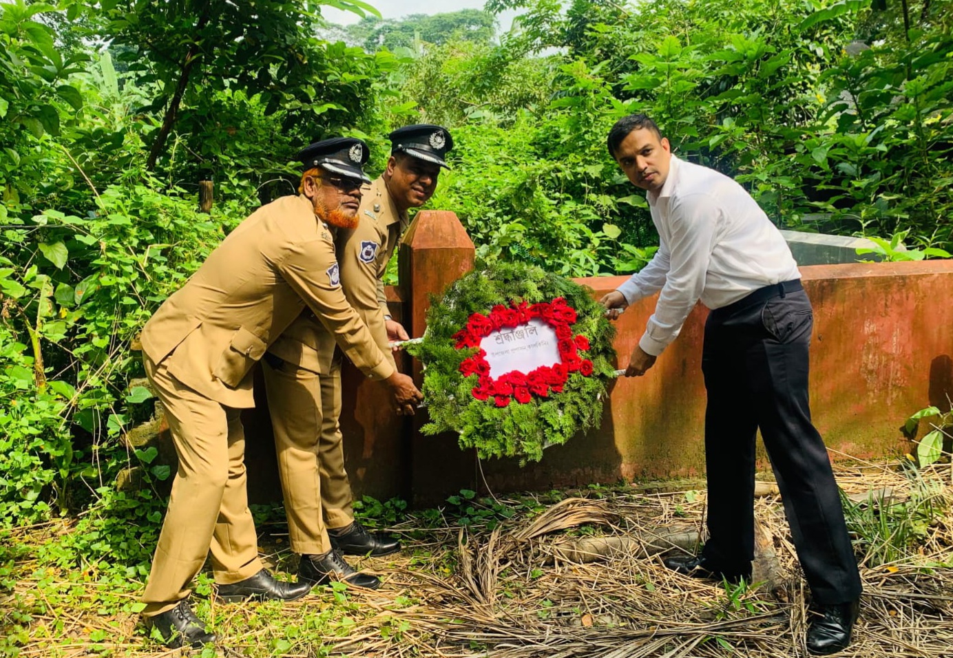 কালকিনিতে জুলাই শহীদদের প্রতি উপজেলা প্রশাসনের শ্রদ্ধা নিবেদন