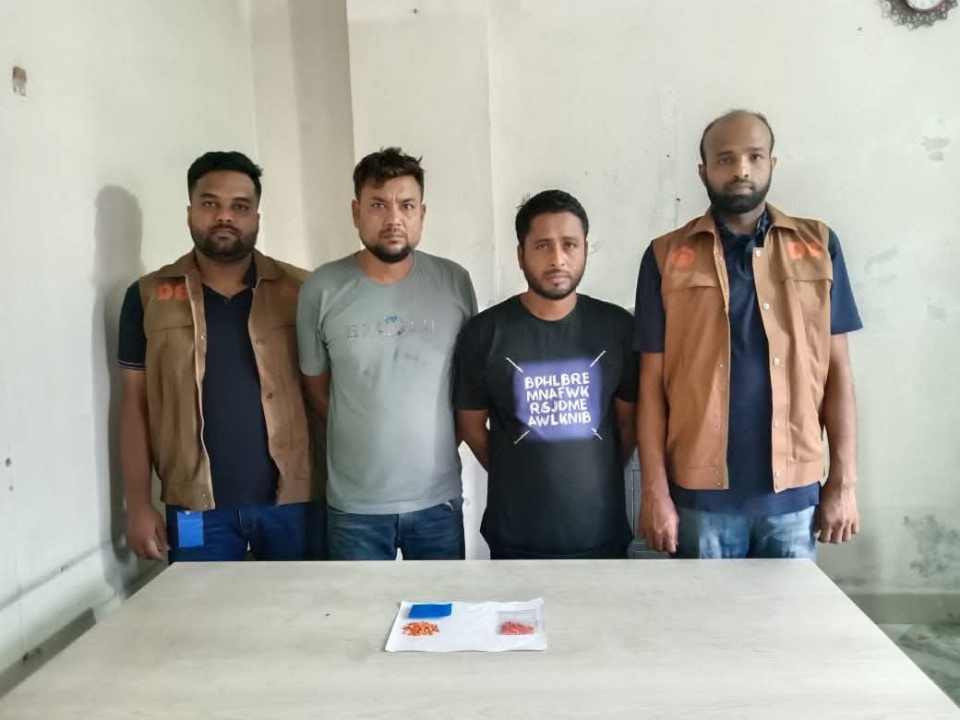 ঢাকা জেলার ডিবি পুলিশ (দক্ষিণ) পৃথক অভিযানে ১৫২ পিস ইয়াবা ট্যাবলেট সহ আটক-২