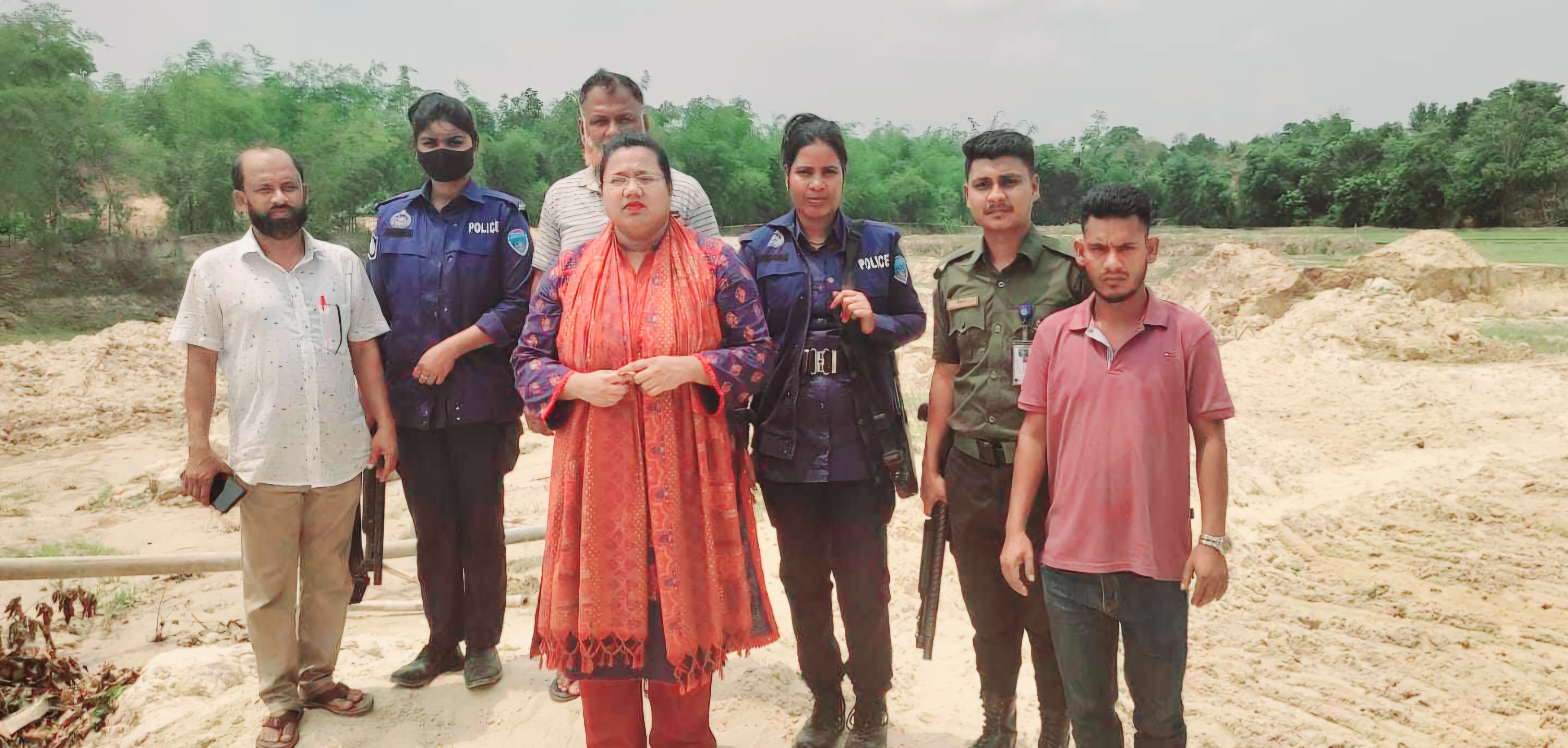 রামগড়ে অবৈধভাবে বালু উত্তোলনে দুই ব্যবসায়ীকে ১ লক্ষ টাকা জরিমানা