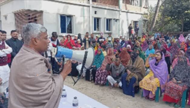 হিন্দু মুসলিমের ফুলের শুভেচ্ছা ও ভালোবাসায় সিক্ত যশোরে বিএনপির মনোনীত প্রার্থী অনিন্দ্য ইসলাম অমিত।