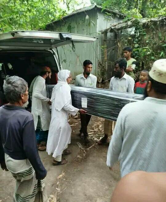 প্রবাসী তাজ'র মৃতদেহ সলঙ্গায় দাফন সম্পন্ন।