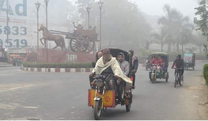 রাজশাহীতে জনজীবন বিপর্যয় হঠাৎ করে জেঁকে বসেছে শীত।