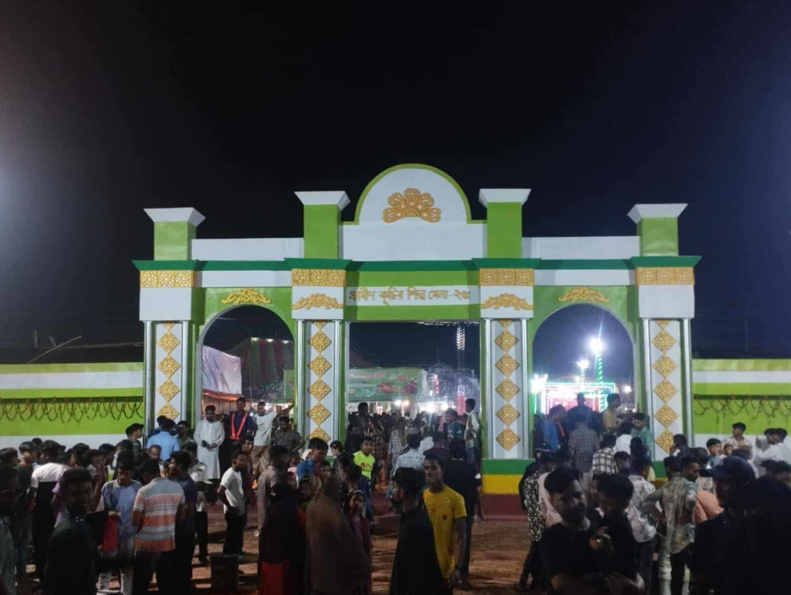 বিনোদন প্রেমীদের পদচারণায় মুখরিত নীলফামারীর গ্রামীণ কুটিরশিল্প মেলা।