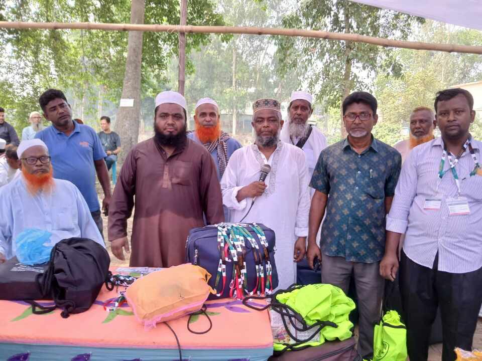সলঙ্গার আব্দুল আলিম হজ্ব কাফেলার মাধ্যমে ৯৬ জন হজ্বযাত্রী হজ্বে গমন।