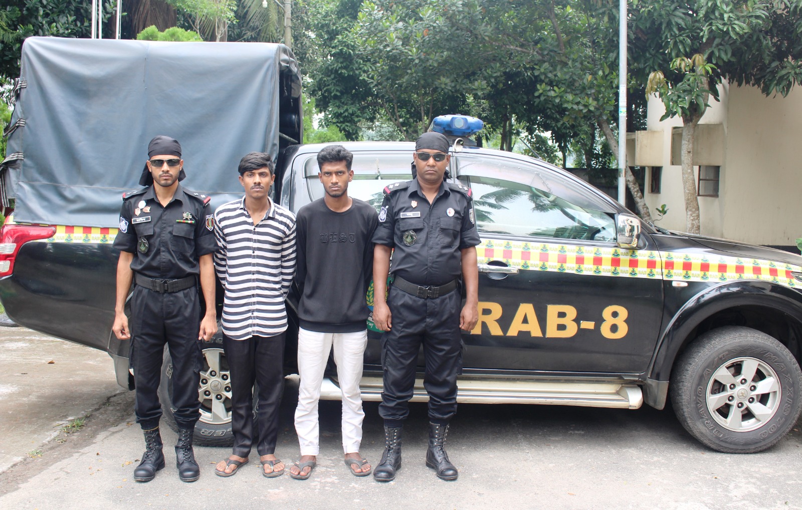 গণধর্ষণ মামলার যাবজ্জীবন সাজাপ্রাপ্ত আসামীদের গ্রেফতার করেছে র‌্যাব