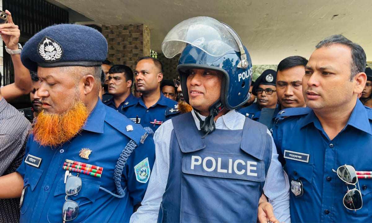 শোন অ্যারেস্ট দেখিয়ে কারাগারে প্রেরণ।