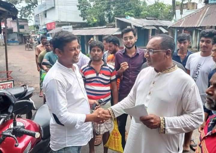 নওহাটা পৌরসভার ওয়ার্ডে ওয়ার্ডে গণসংযোগ করে যাচ্ছেনঃ মেয়র প্রার্থী বারী খাঁন।