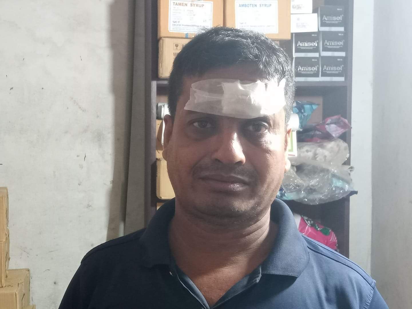 নড়াইলে তুচ্ছ ঘটনাকে কেন্দ্র করে মারপিটে ব্যবসায়ী  আহত।