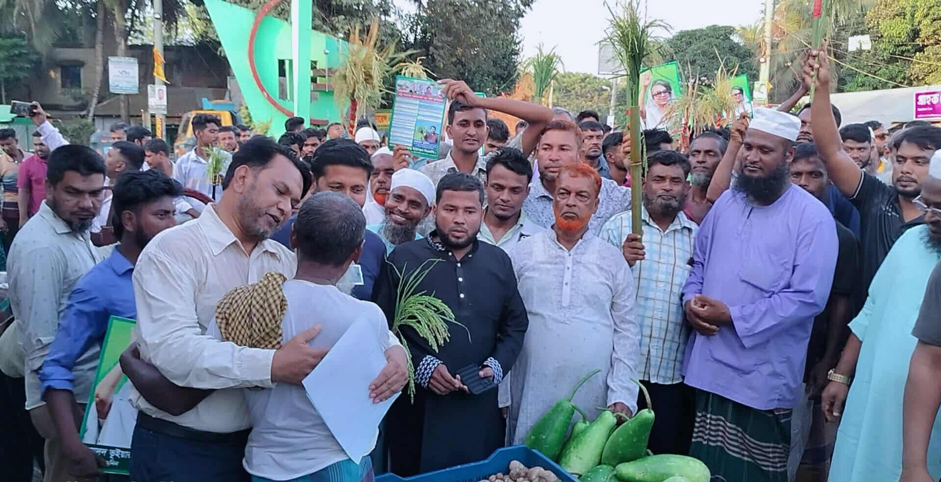 জালিয়াপাড়া বাজারে বিএনপির শোডাউন, সম্প্রীতির বার্তা তুলে ধরলেন নেতারা।
