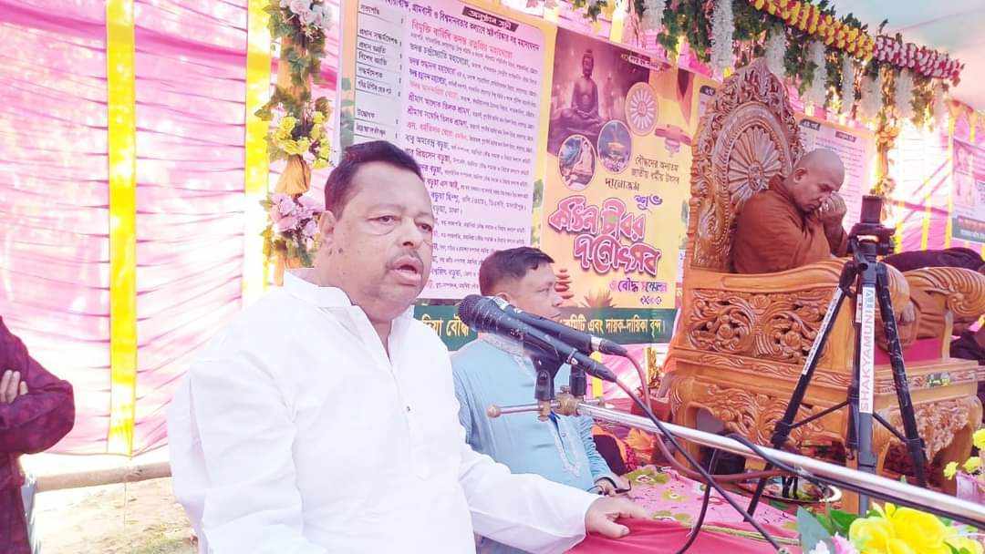 আধুনগরে মছদিয়ায় বৌদ্ধদের কঠিন চীবর দানোৎসব অনুষ্ঠানে জিয়াউল হক চৌধুরী বাবুল