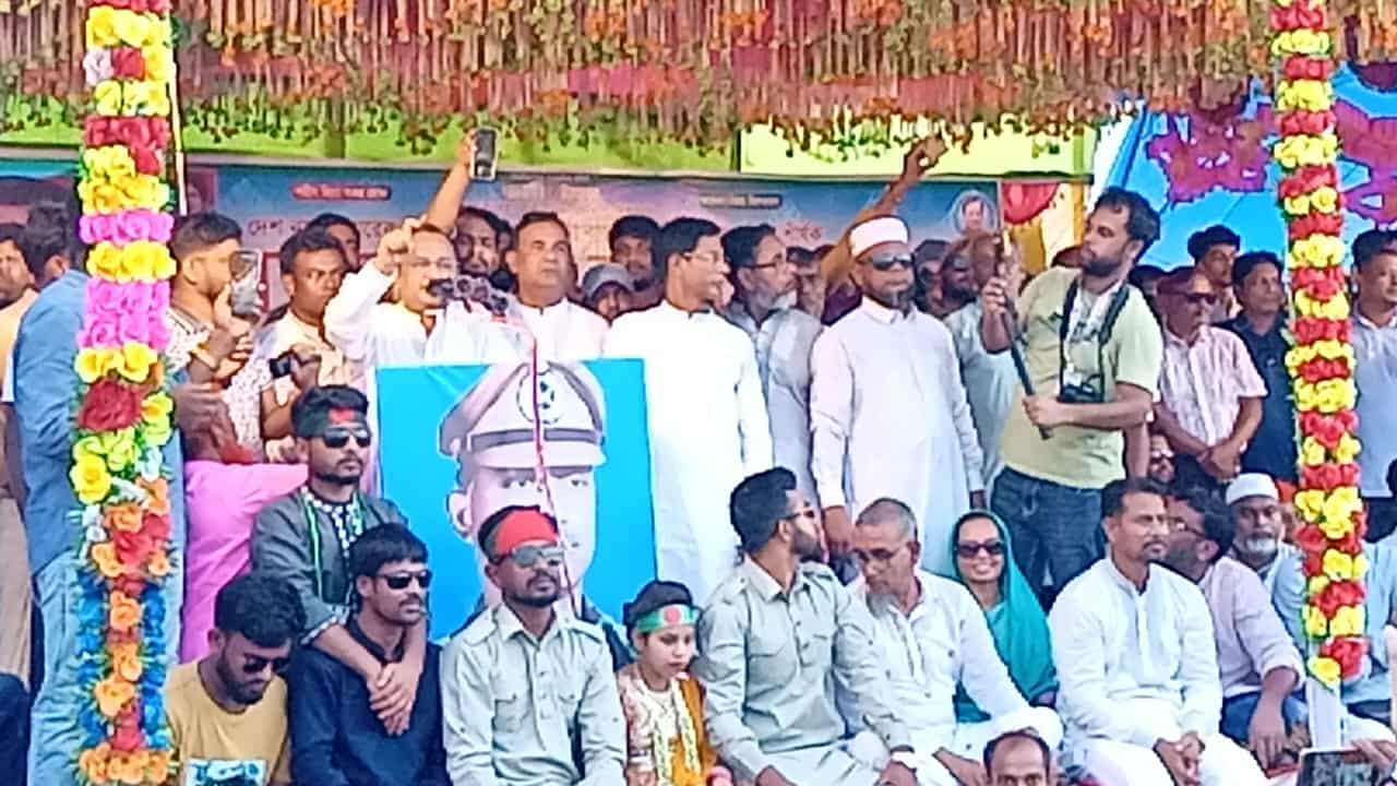 আমি লাশ হতে রাজি কিন্তু দাস হতে রাজি না' লালপুরে.ডাঃ রাজন
